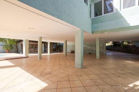 Casa à venda com 500m², 6 quartos e 6 vagas Casa à venda com 500m², 6 quartos e 6 vagasGaragem