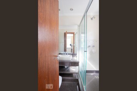 Casa à venda com 500m², 6 quartos e 6 vagas Casa à venda com 500m², 6 quartos e 6 vagasBanheiro da Suíte 4