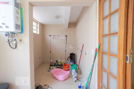 Casa à venda com 500m², 6 quartos e 6 vagas Casa à venda com 500m², 6 quartos e 6 vagasÁrea de Serviço