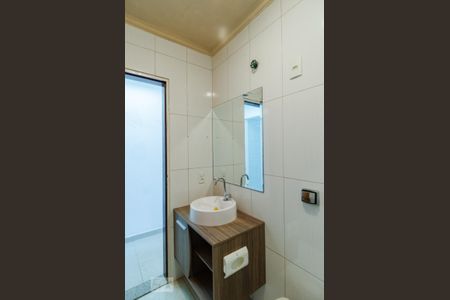 Banheiro de casa para alugar com 1 quarto, 50m² em Paulicéia, São Bernardo do Campo