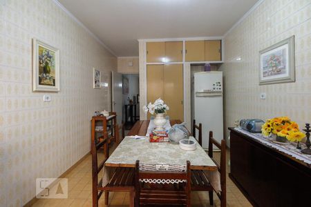 Casa à venda com 135m², 3 quartos e 2 vagas Casa à venda com 135m², 3 quartos e 2 vagasCozinha