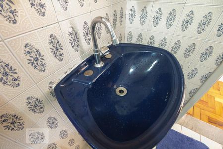 Casa à venda com 135m², 3 quartos e 2 vagas Casa à venda com 135m², 3 quartos e 2 vagasBanheiro