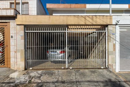 Casa à venda com 135m², 3 quartos e 2 vagas Casa à venda com 135m², 3 quartos e 2 vagasFachada