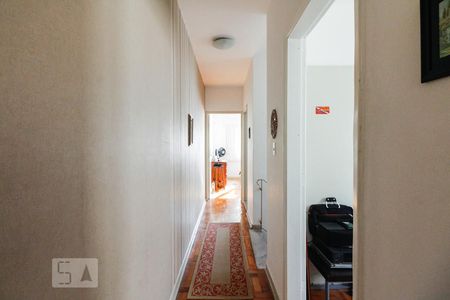 Casa à venda com 135m², 3 quartos e 2 vagas Casa à venda com 135m², 3 quartos e 2 vagasCorredor segundo andar