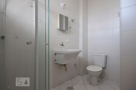 Banheiro de kitnet/studio à venda com 1 quarto, 26m² em Centro Histórico de São Paulo, São Paulo