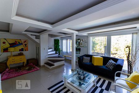 Sala de casa à venda com 3 quartos, 250m² em Cantagalo, Niterói