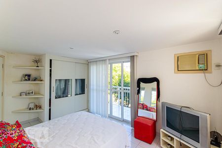 Suite 1 de casa à venda com 3 quartos, 250m² em Cantagalo, Niterói