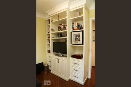 Apartamento à venda com 128m², 3 quartos e 3 vagasQuarto 1 - Armários