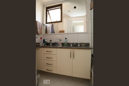 Apartamento à venda com 128m², 3 quartos e 3 vagasBanheiro da Suíte