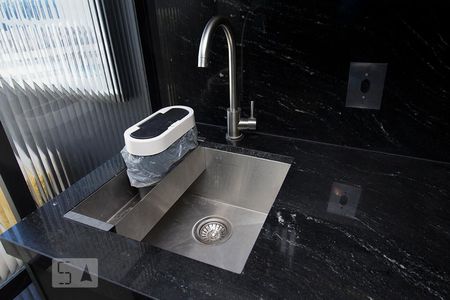 Apartamento à venda com 72m², 2 quartos e 1 vaga Apartamento à venda com 72m², 2 quartos e 1 vagaDetalhe Área de Serviço