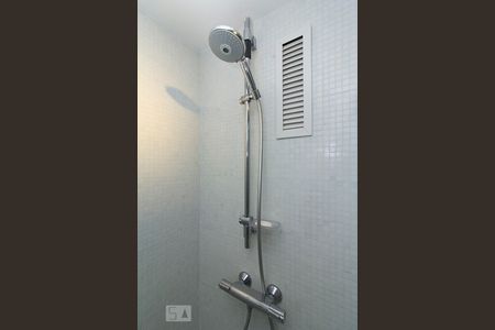 Apartamento à venda com 72m², 2 quartos e 1 vaga Apartamento à venda com 72m², 2 quartos e 1 vagaDetalhe Banheiro Corredor