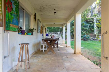 Casa à venda com 415m², 4 quartos e 4 vagas Casa à venda com 415m², 4 quartos e 4 vagasÁrea Externa