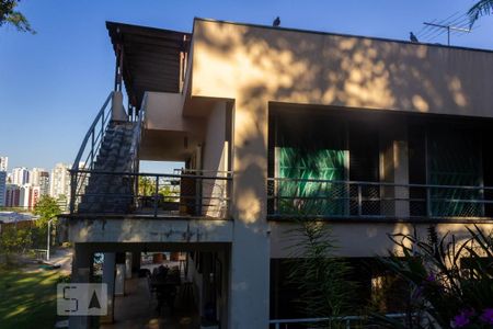 Casa à venda com 415m², 4 quartos e 4 vagas Casa à venda com 415m², 4 quartos e 4 vagasÁrea Externa