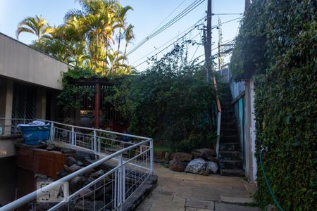 Casa à venda com 415m², 4 quartos e 4 vagas Casa à venda com 415m², 4 quartos e 4 vagasÁrea Externa