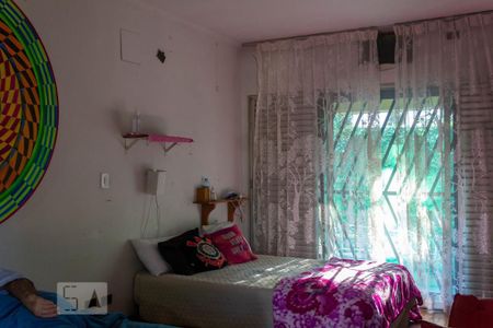 Casa à venda com 415m², 4 quartos e 4 vagas Casa à venda com 415m², 4 quartos e 4 vagasSuíte