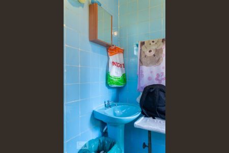 Casa à venda com 415m², 4 quartos e 4 vagas Casa à venda com 415m², 4 quartos e 4 vagasBanheiro Externo