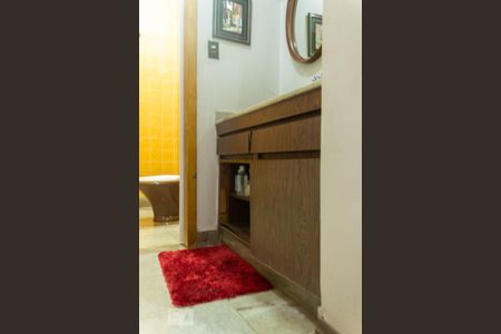 Casa à venda com 415m², 4 quartos e 4 vagas Casa à venda com 415m², 4 quartos e 4 vagasLavabo Sala 2