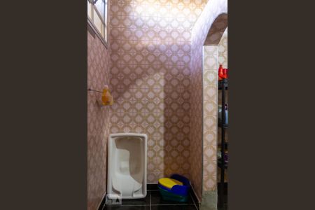 Casa à venda com 415m², 4 quartos e 4 vagas Casa à venda com 415m², 4 quartos e 4 vagasBanheiro