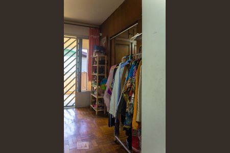 Casa à venda com 415m², 4 quartos e 4 vagas Casa à venda com 415m², 4 quartos e 4 vagasSuíte