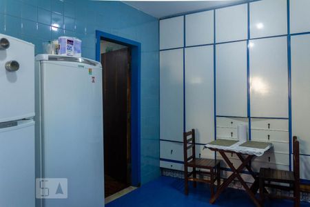 Casa à venda com 415m², 4 quartos e 4 vagas Casa à venda com 415m², 4 quartos e 4 vagasCozinha