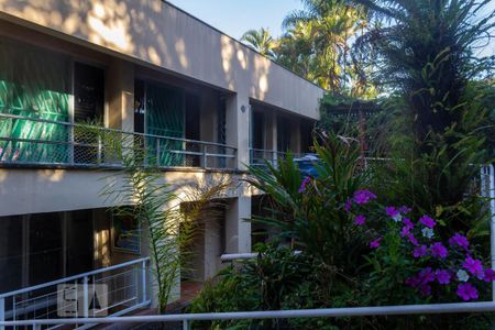 Casa à venda com 415m², 4 quartos e 4 vagas Casa à venda com 415m², 4 quartos e 4 vagasÁrea Externa