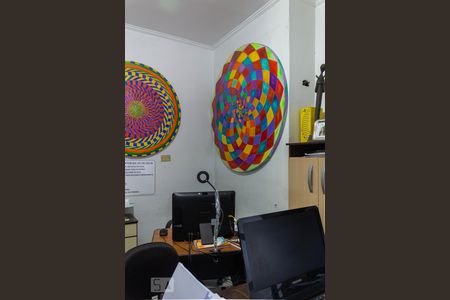 Casa à venda com 415m², 4 quartos e 4 vagas Casa à venda com 415m², 4 quartos e 4 vagasEscritório