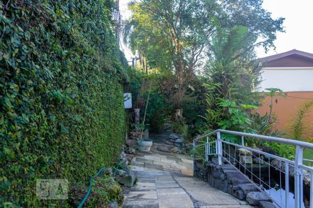 Casa à venda com 415m², 4 quartos e 4 vagas Casa à venda com 415m², 4 quartos e 4 vagasÁrea Externa