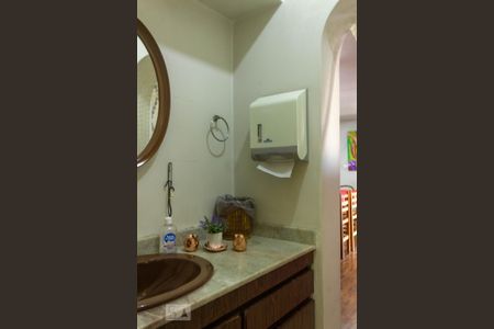 Casa à venda com 415m², 4 quartos e 4 vagas Casa à venda com 415m², 4 quartos e 4 vagasLavabo Sala 2