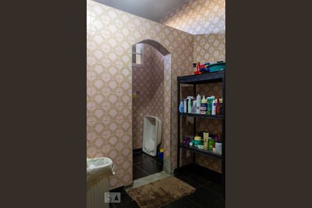 Casa à venda com 415m², 4 quartos e 4 vagas Casa à venda com 415m², 4 quartos e 4 vagasBanheiro