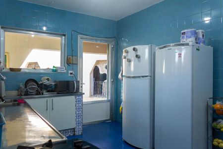 Casa à venda com 415m², 4 quartos e 4 vagas Casa à venda com 415m², 4 quartos e 4 vagasCozinha