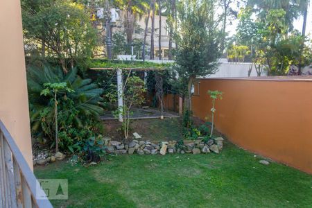 Casa à venda com 415m², 4 quartos e 4 vagas Casa à venda com 415m², 4 quartos e 4 vagasÁrea Externa