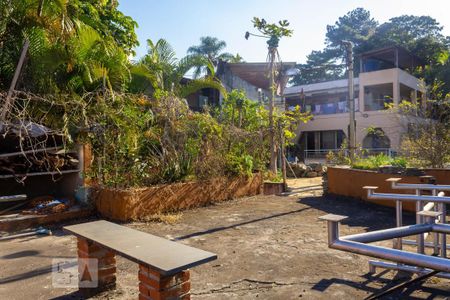 Casa à venda com 415m², 4 quartos e 4 vagas Casa à venda com 415m², 4 quartos e 4 vagasÁrea Externa