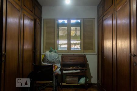 Casa à venda com 415m², 4 quartos e 4 vagas Casa à venda com 415m², 4 quartos e 4 vagasSuíte