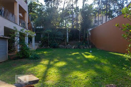 Casa à venda com 415m², 4 quartos e 4 vagas Casa à venda com 415m², 4 quartos e 4 vagasÁrea Externa