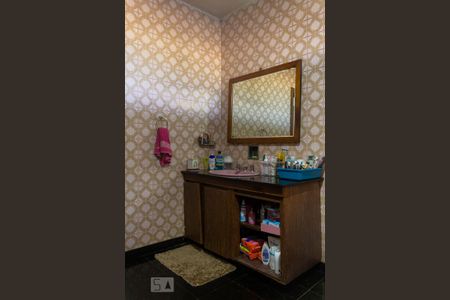 Casa à venda com 415m², 4 quartos e 4 vagas Casa à venda com 415m², 4 quartos e 4 vagasBanheiro