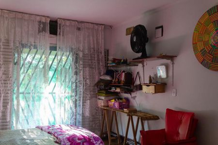 Casa à venda com 415m², 4 quartos e 4 vagas Casa à venda com 415m², 4 quartos e 4 vagasSuíte