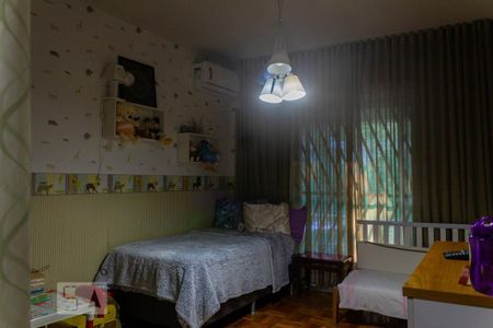 Casa à venda com 415m², 4 quartos e 4 vagas Casa à venda com 415m², 4 quartos e 4 vagasQuarto 1