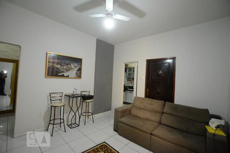 Sala de apartamento para alugar com 2 quartos, 72m² em Penha, Rio de Janeiro