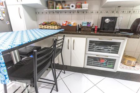 Casa à venda com 200m², 3 quartos e 4 vagasArmário