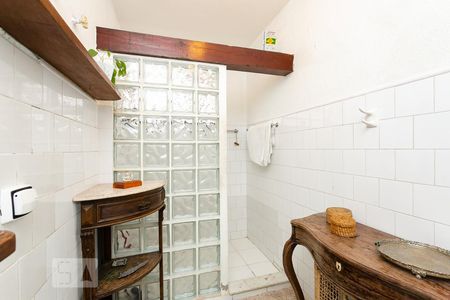 Casa à venda com 195m², 4 quartos e 2 vagasBanheiro