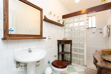 Casa à venda com 195m², 4 quartos e 2 vagasBanheiro