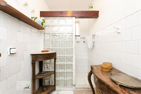 Casa à venda com 195m², 4 quartos e 2 vagasBanheiro