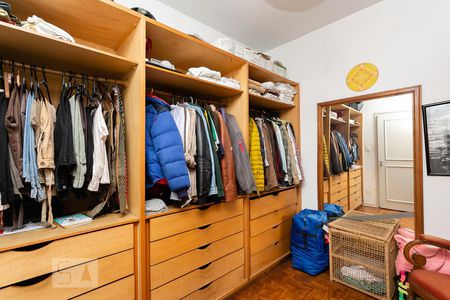 Casa à venda com 195m², 4 quartos e 2 vagasQuarto 2 - Closet