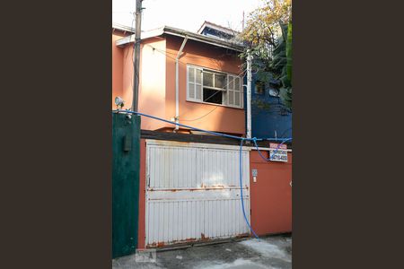 Casa à venda com 195m², 4 quartos e 2 vagasFachada