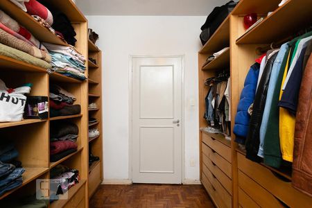 Casa à venda com 195m², 4 quartos e 2 vagasQuarto 2 - Closet