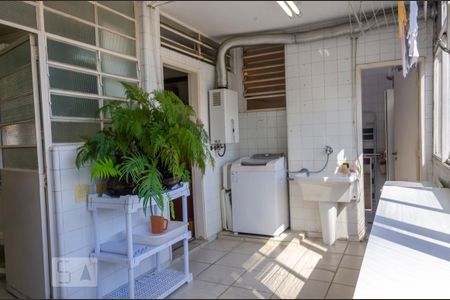 Apartamento à venda com 167m², 3 quartos e 1 vagaÁrea de Serviço