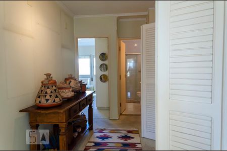 Corredor de apartamento à venda com 3 quartos, 167m² em Higienópolis, São Paulo