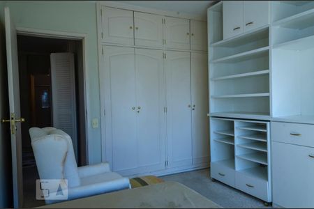 Apartamento à venda com 167m², 3 quartos e 1 vagaQuarto 2