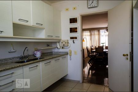 Apartamento à venda com 167m², 3 quartos e 1 vagaCozinha