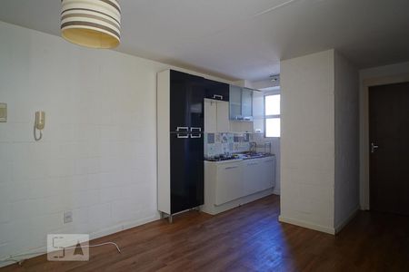 Sala de apartamento para alugar com 2 quartos, 38m² em Mário Quintana, Porto Alegre